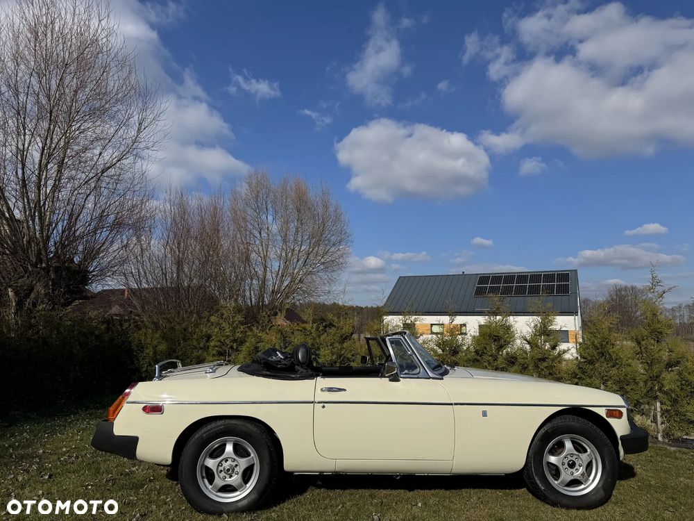 MG MGB - 8