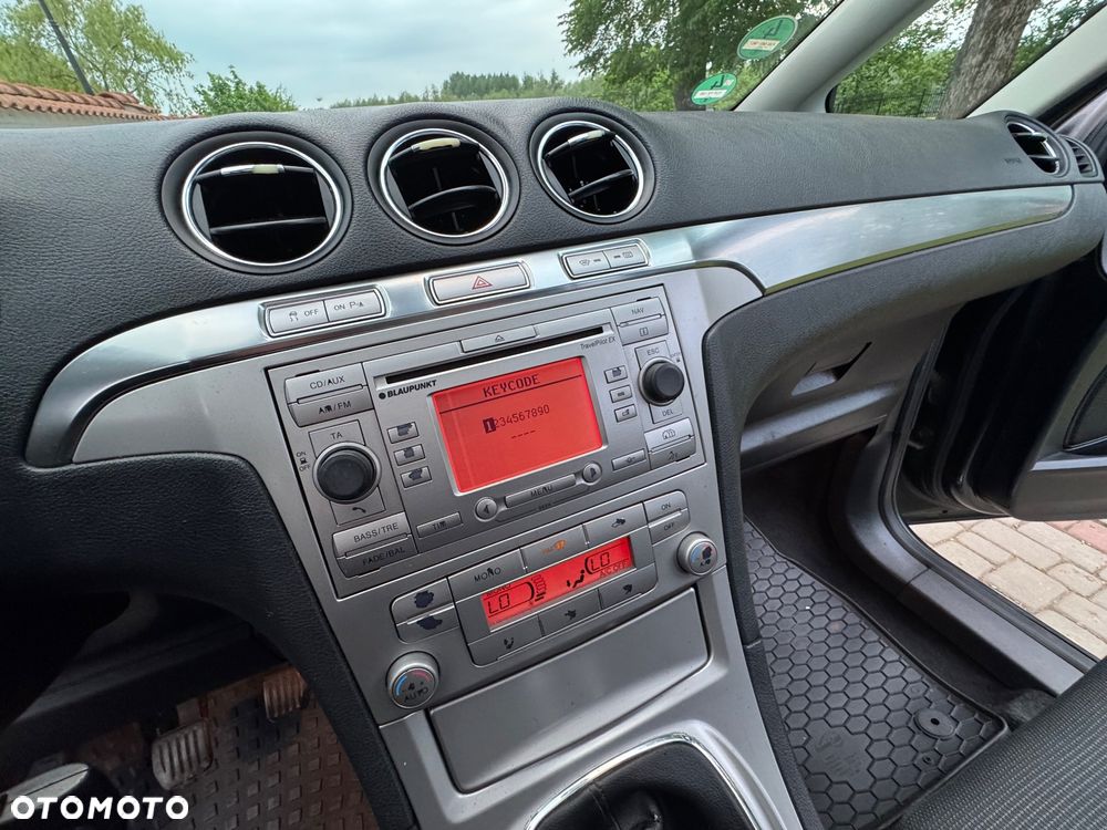 Ford S-Max - 33