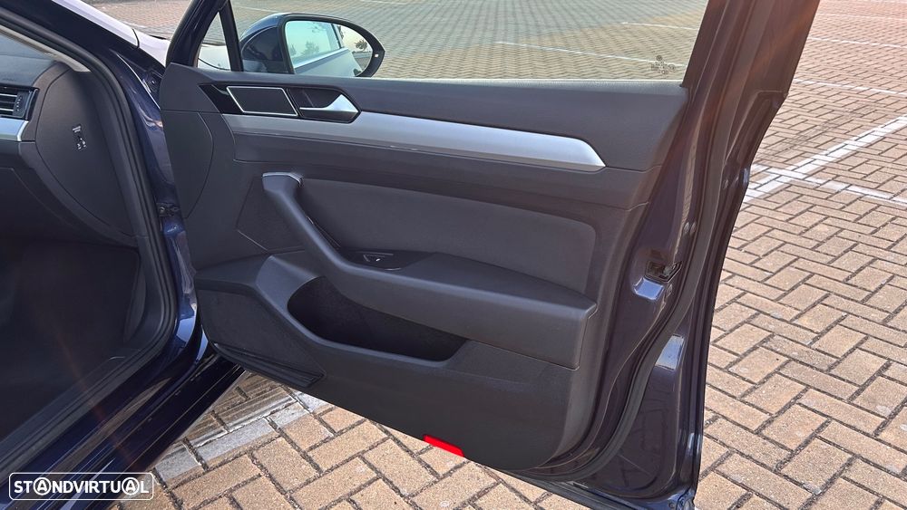 VW Passat Variant 2.0 TDI Highline - 21