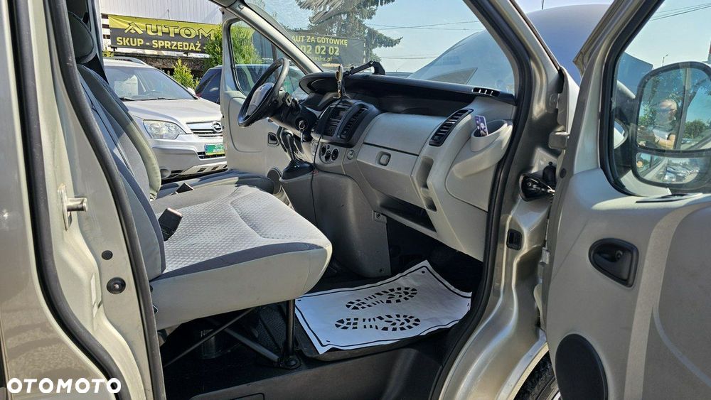 Renault Trafic - 16