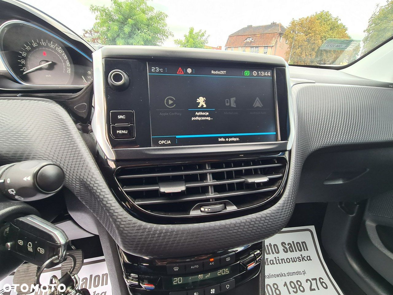 Peugeot 2008 1.2 Pure Tech Allure S&S - 17