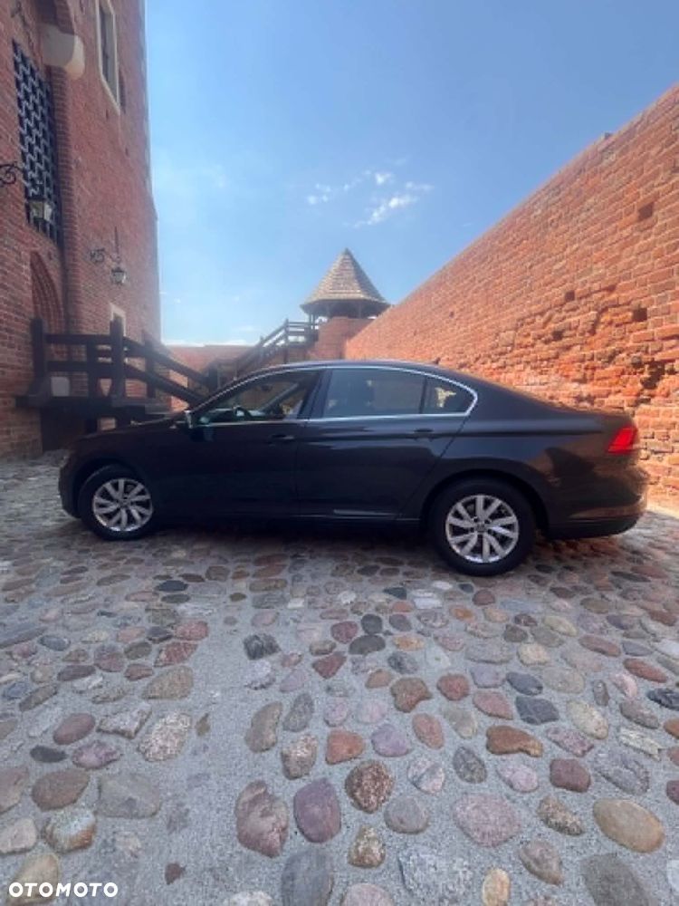 Volkswagen Passat 2.0 TDI SCR DSG Comfortline - 20