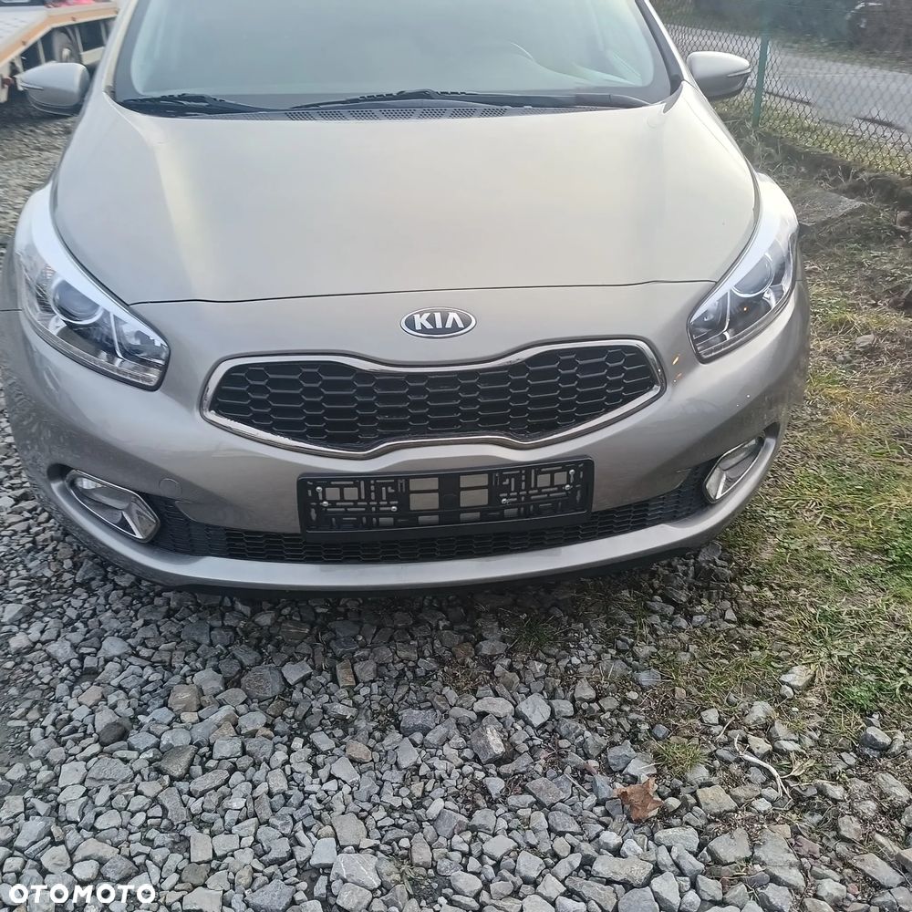Kia Ceed 1.6 GDI Dream-Team Edition - 6
