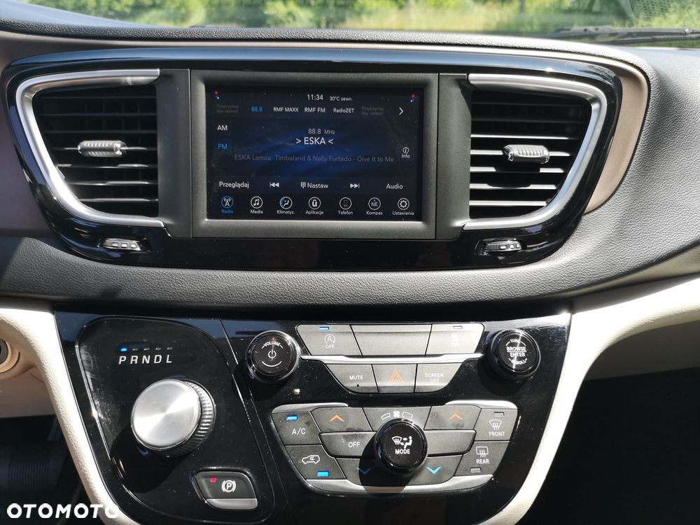 Chrysler Pacifica - 28