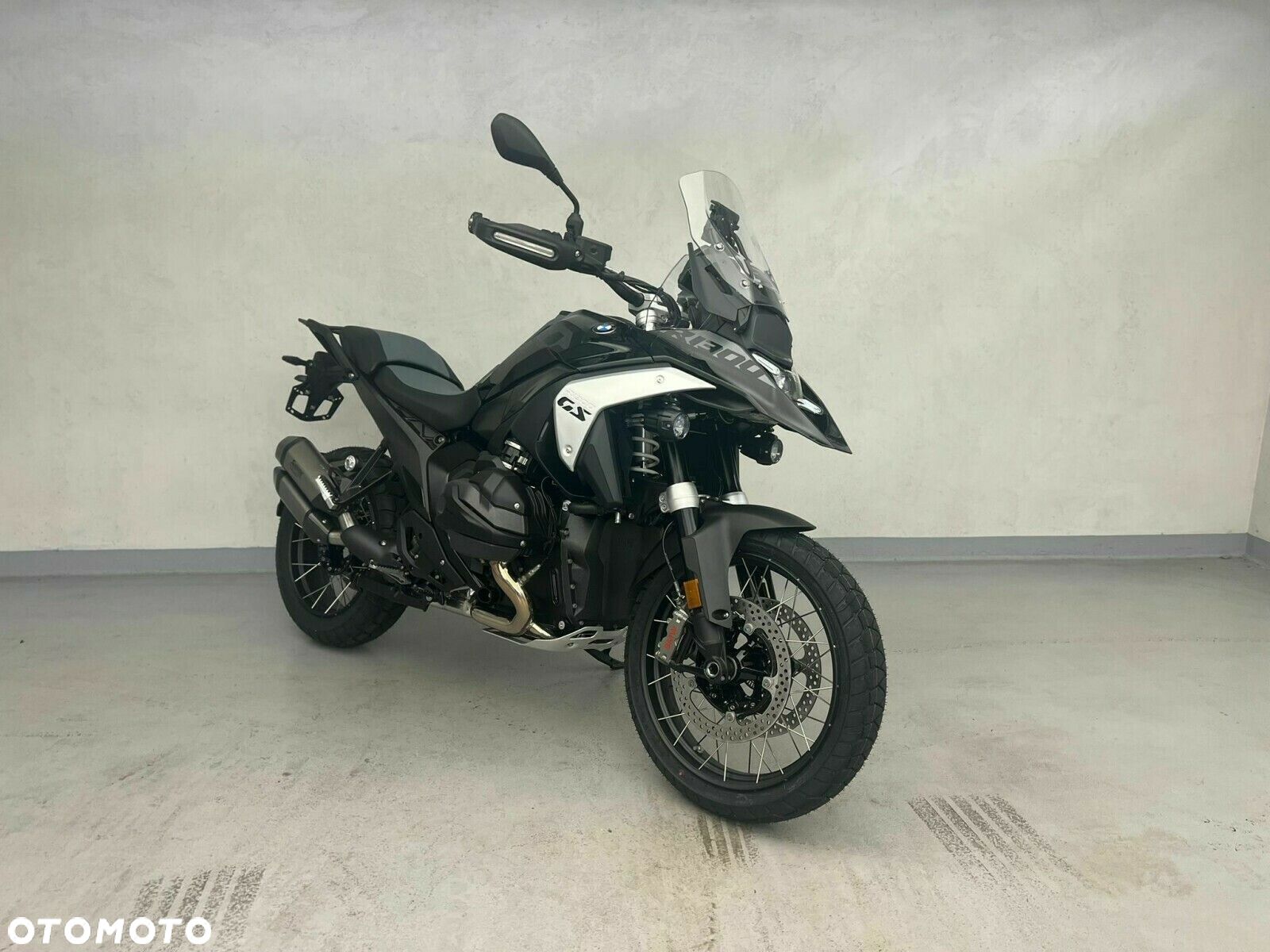 BMW R - 1