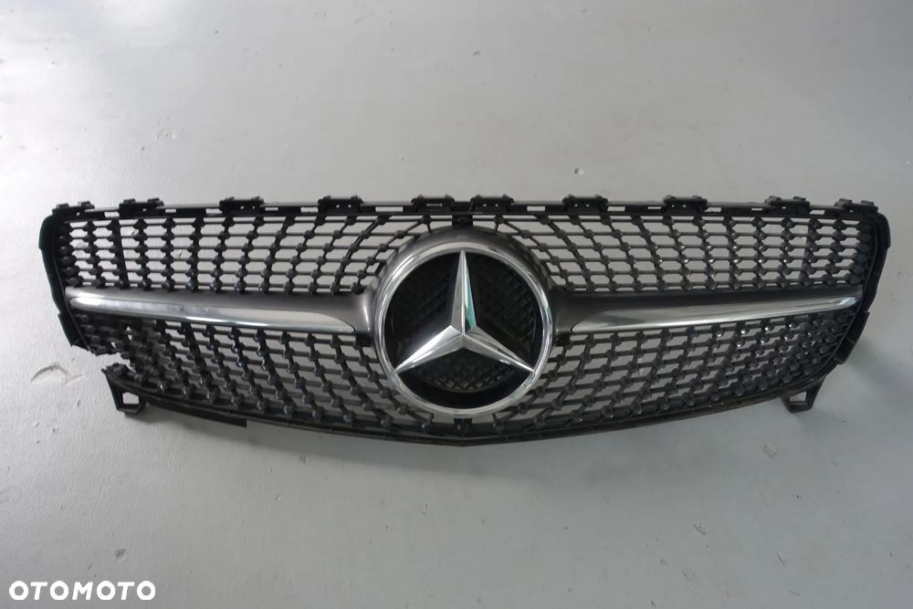 ATRAPA GRILL MERCEDES W176 A KLASA  AMG - 1