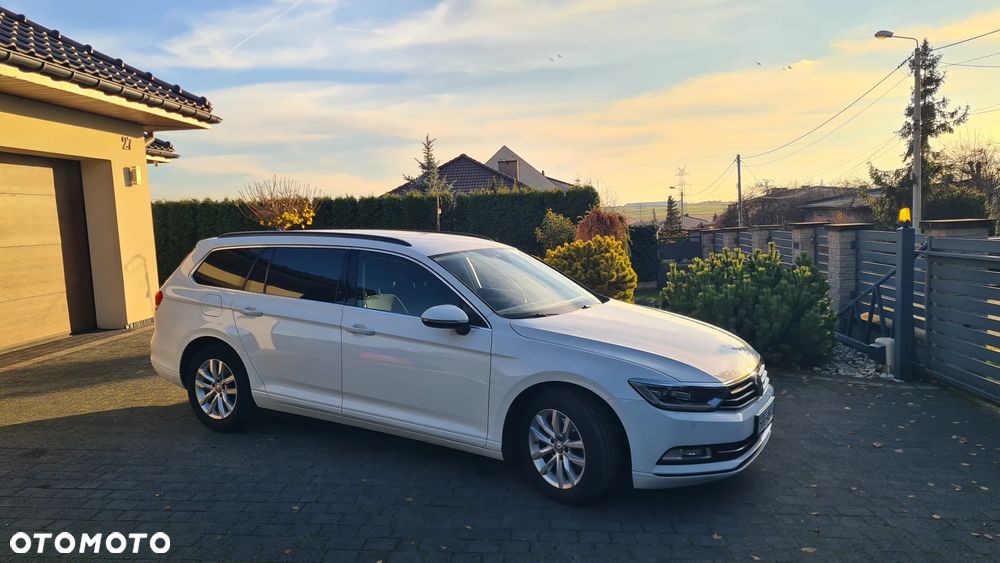 Volkswagen Passat 2.0 TDI SCR Elegance - 18