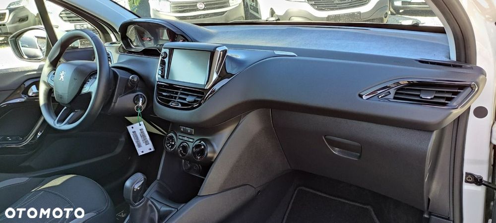 Peugeot 208 - 20