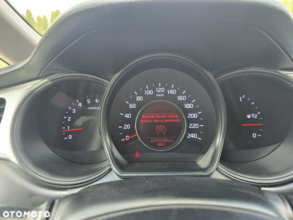 Kia Ceed - 33