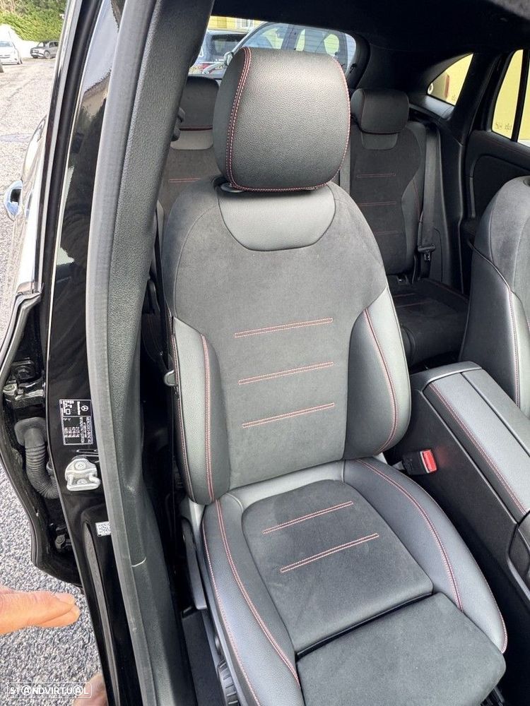 Mercedes-Benz GLA 250 4Matic AMG Line - 23