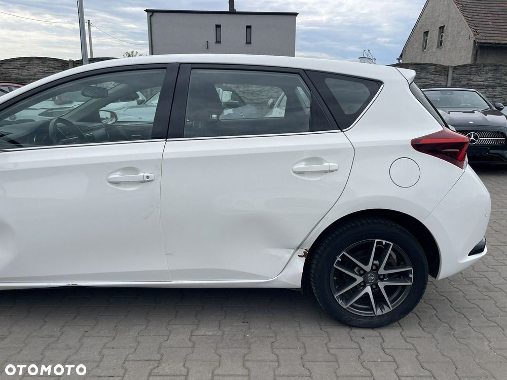 Toyota Auris Hybrid 135 Comfort - 4