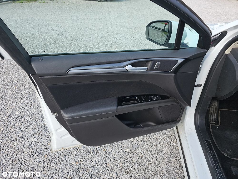 Ford Mondeo 2.0 EcoBlue Titanium - 23