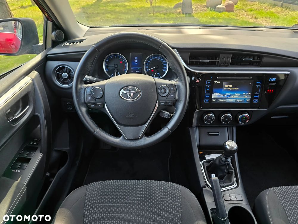 Toyota Corolla 1.6 Premium - 5