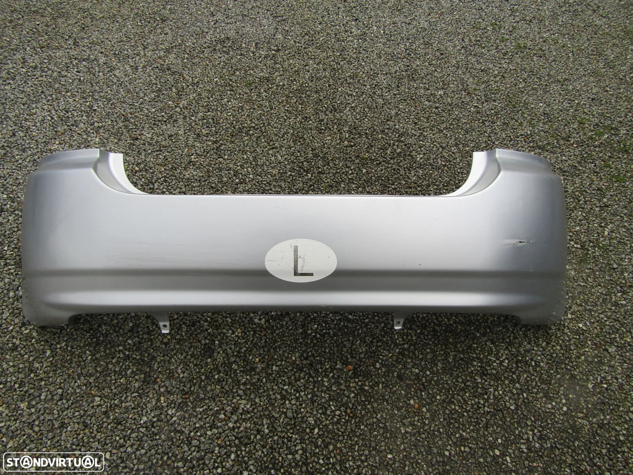 Parachoques tras Toyota Corolla ano 2002(ver descrição). - 1