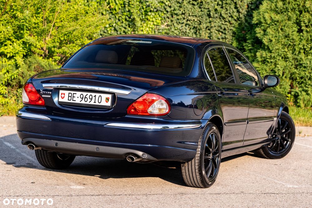 Jaguar X-Type 2.5 V6 4x4 Executive - 8
