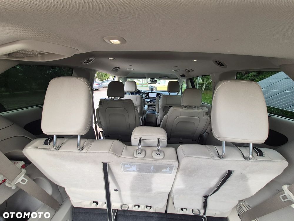 Chrysler Pacifica - 19