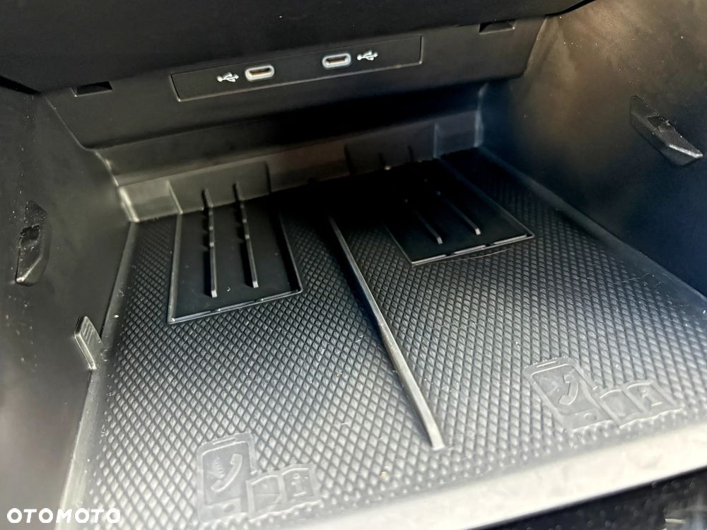 Volkswagen Tiguan 2.0 TDI Elegance DSG - 28