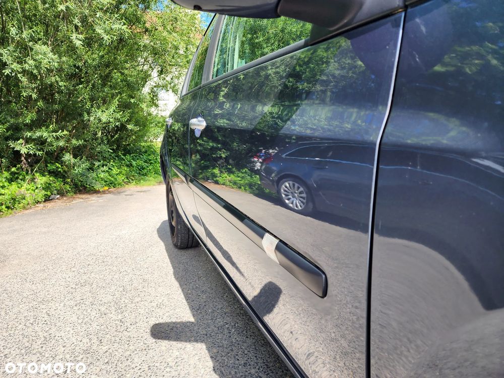 Renault Clio - 11