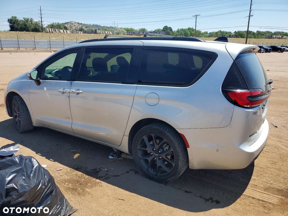 Chrysler Pacifica - 3