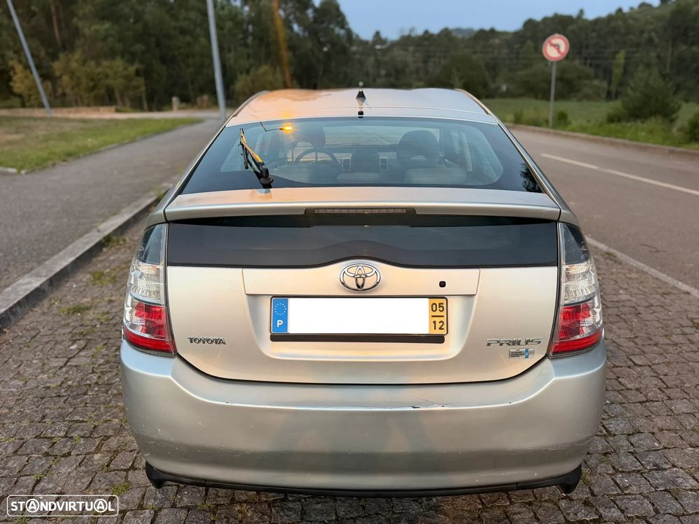 Toyota Prius 1.5 VVT-i HSD Sol - 3