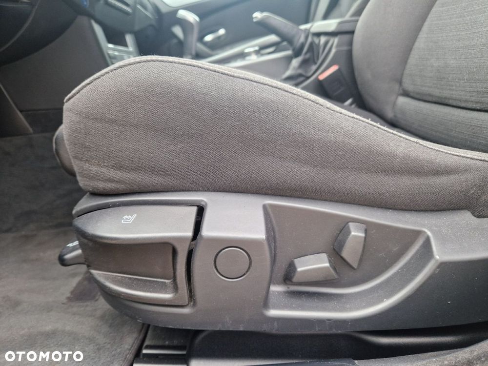 BMW Seria 5 520d Touring Edition Sport - 11