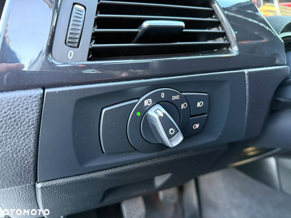 BMW Seria 3 320d Efficient Dynamics Sport Line - 30