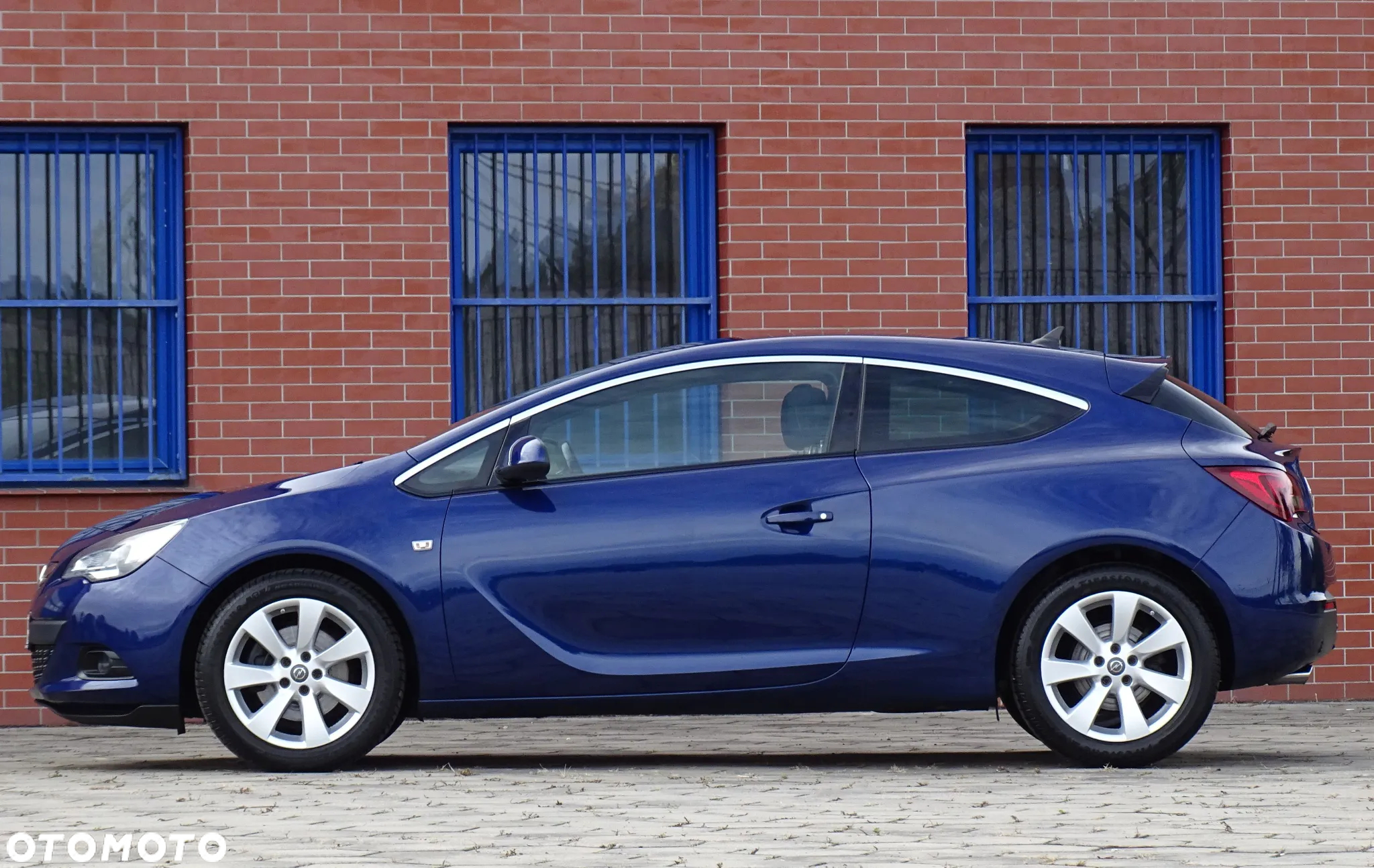 Opel Astra IV GTC 1.4 T Sport - 4