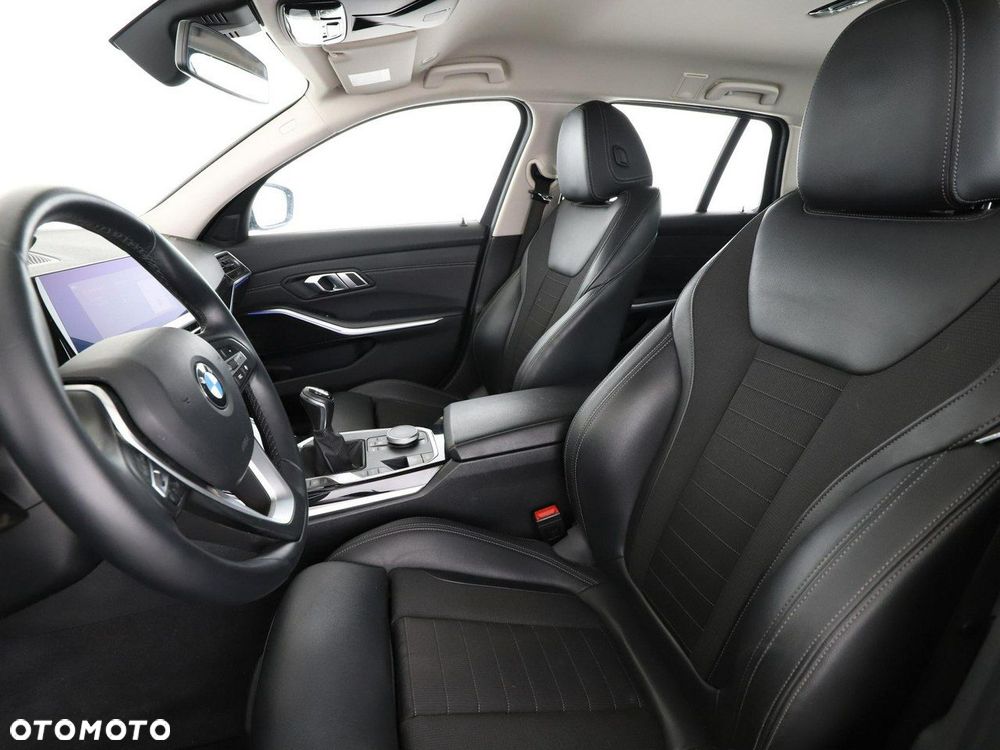 BMW Seria 3 318d Sport Line - 14