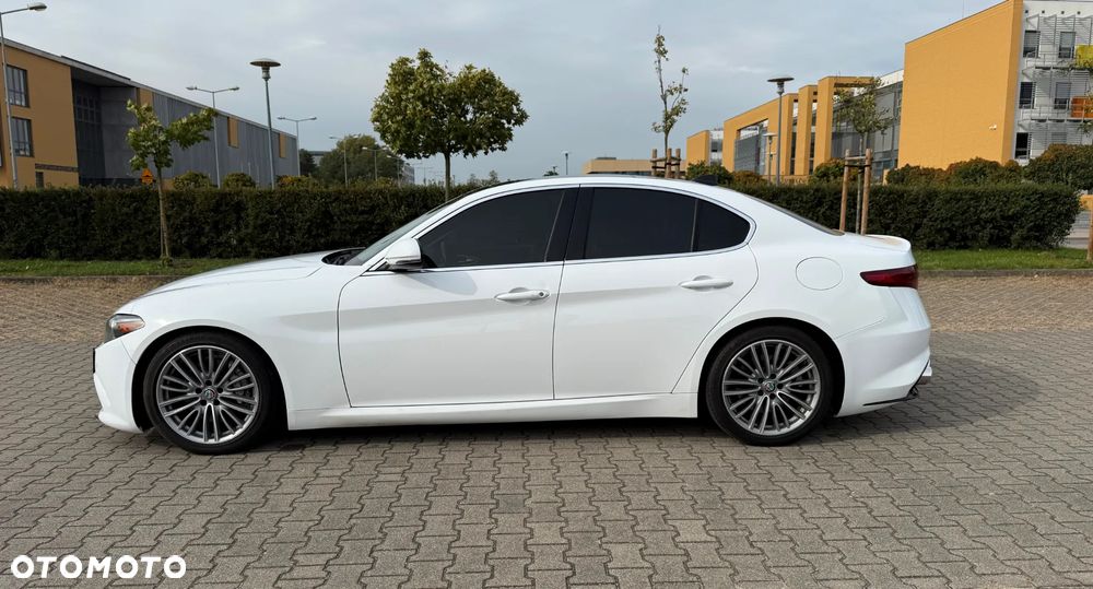 Alfa Romeo Giulia 2.0 Turbo 16V AT8 Veloce - 12