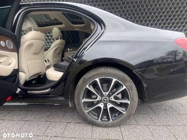 Mercedes-Benz Klasa E 220 d 4-Matic Business Edition 9G-TRONIC - 7