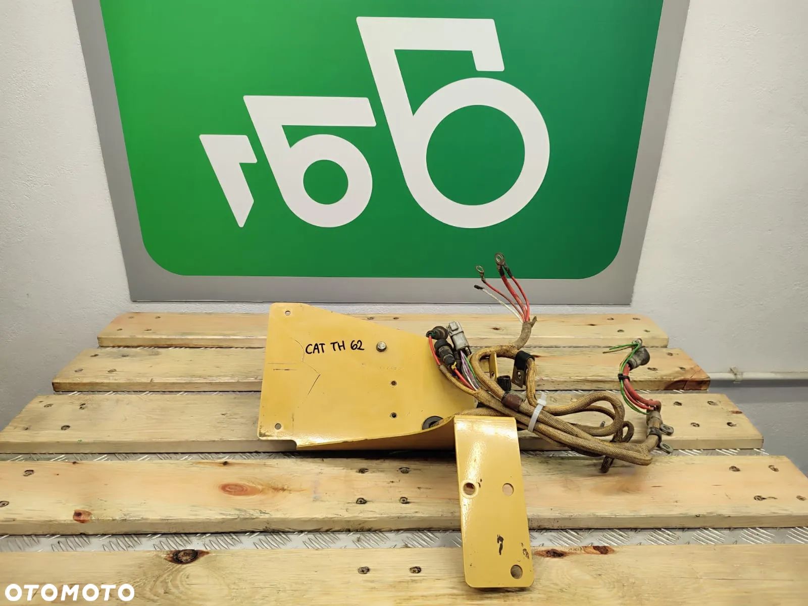 Wspornik 1374285 wiązka elektryczna CAT TH 62 - 1