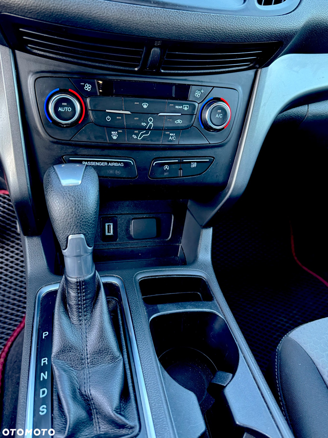 Ford Escape 1.5 EcoBoost AWD SE - 12