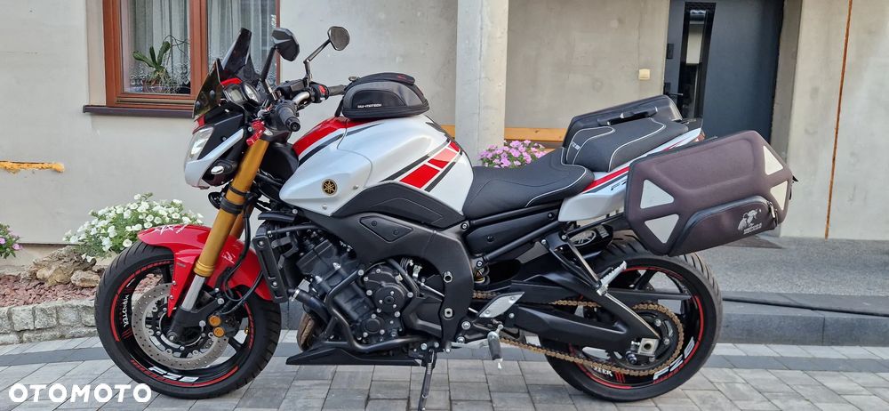 Yamaha FZ8 - 12