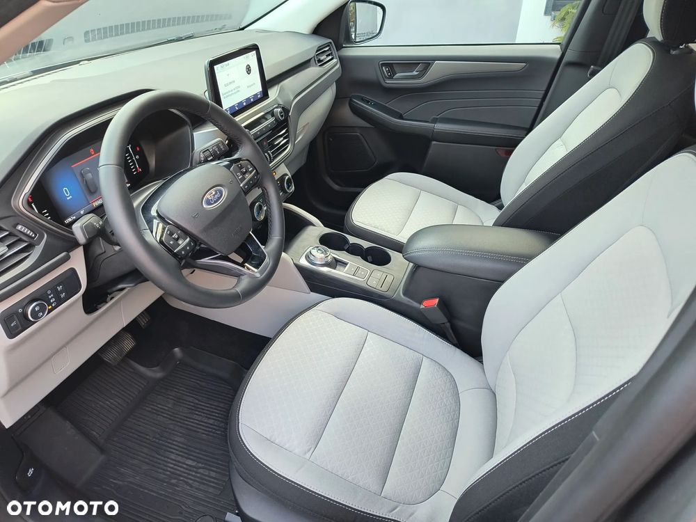 Ford Kuga - 4