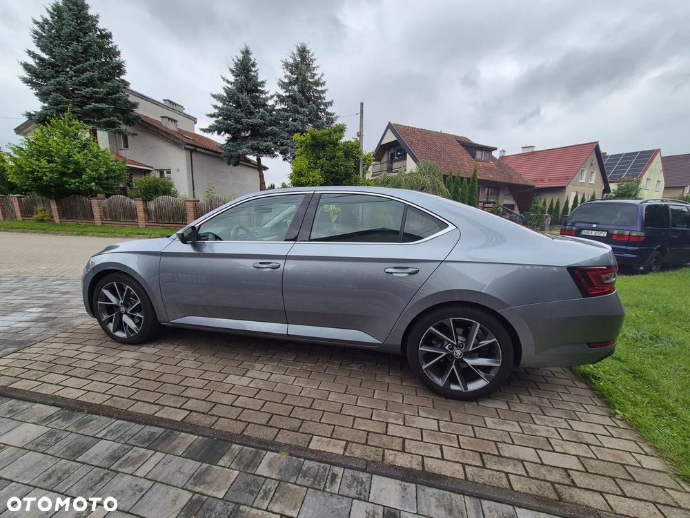 Skoda Superb 2.0 TDI Ambition - 11