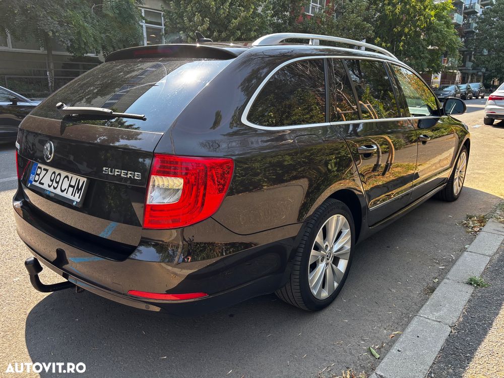 Skoda Superb Combi 2.0 TDI Elegance DSG - 5