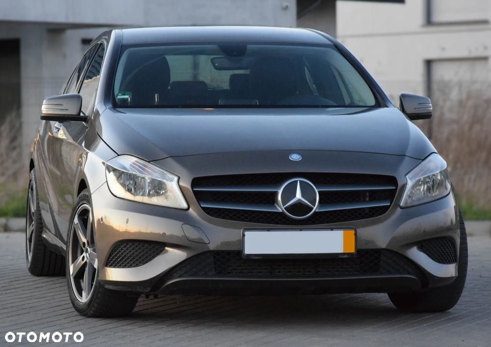 Mercedes-Benz Klasa A 180 BlueEfficiency Edition - 35