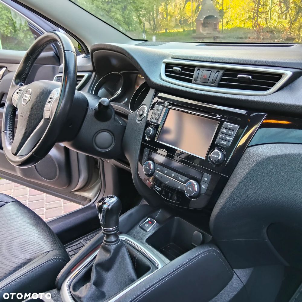 Nissan Qashqai 1.2 DIG-T Tekna EU6 - 17