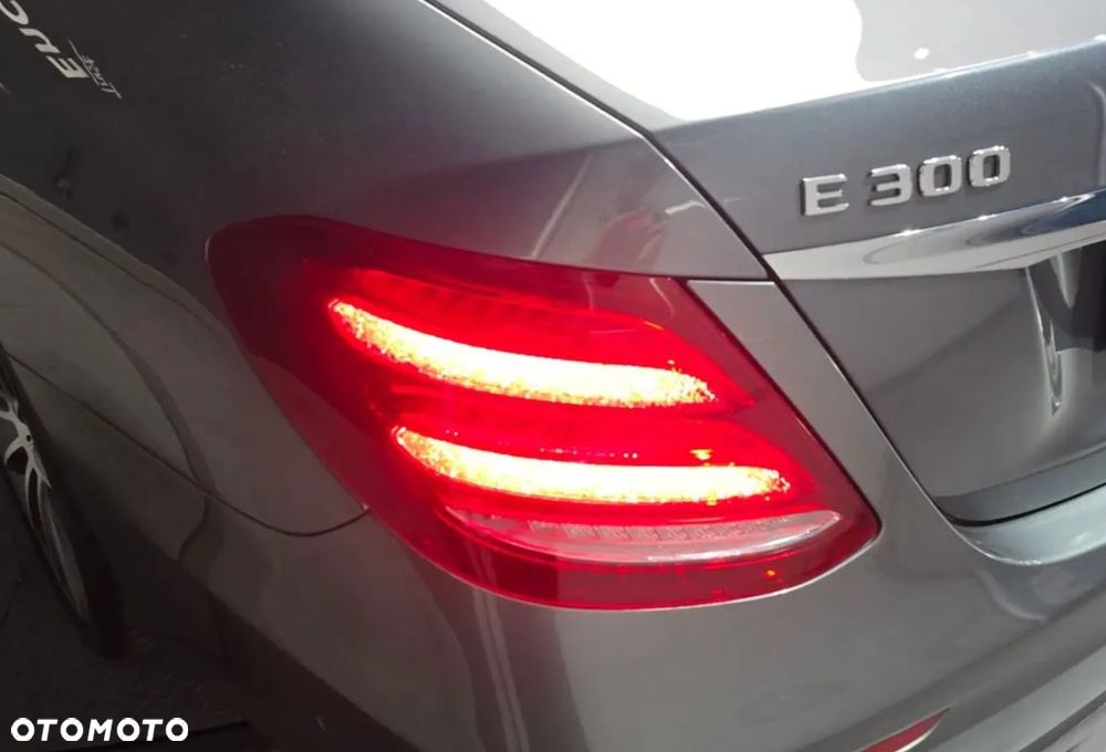 Mercedes-Benz Klasa E - 8