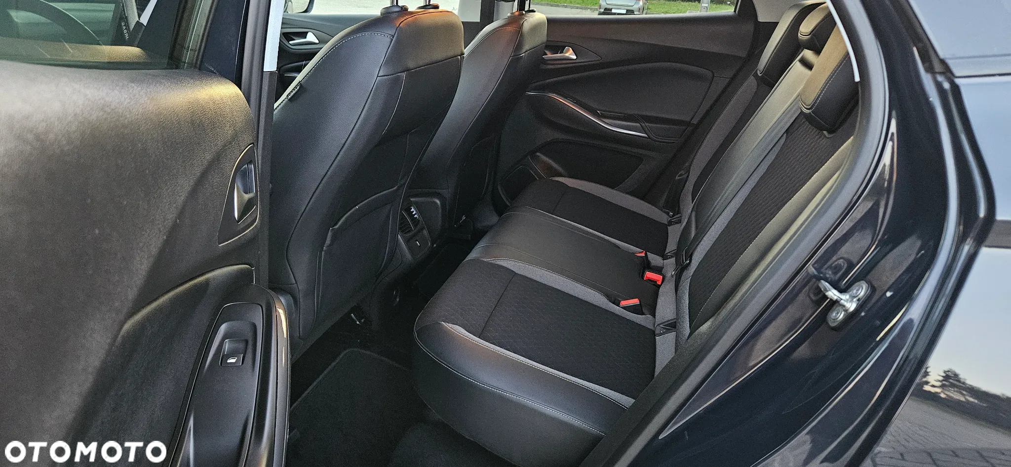 Opel Grandland X 1.2 Start/Stop Automatik Business INNOVATION - 7