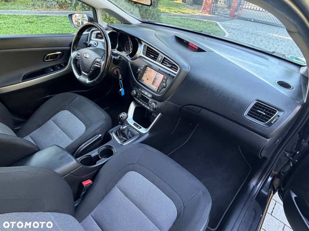 Kia Ceed 1.6 CRDi 136 ISG Dream Team Edition - 35