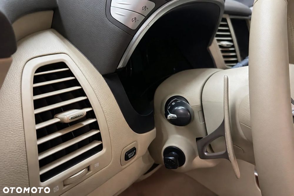 Infiniti FX FX30d GT Premium - 22