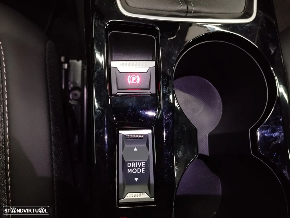 Peugeot 2008 1.2 PureTech Allure - 40