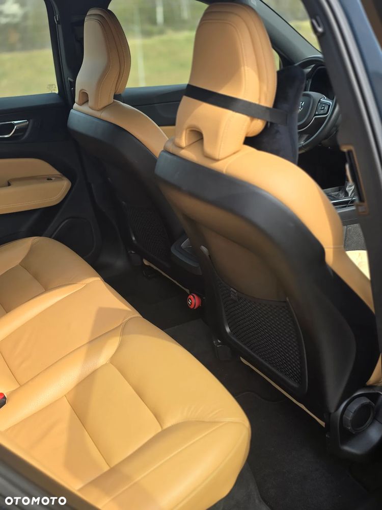 Volvo XC 60 D3 Momentum Pro - 16