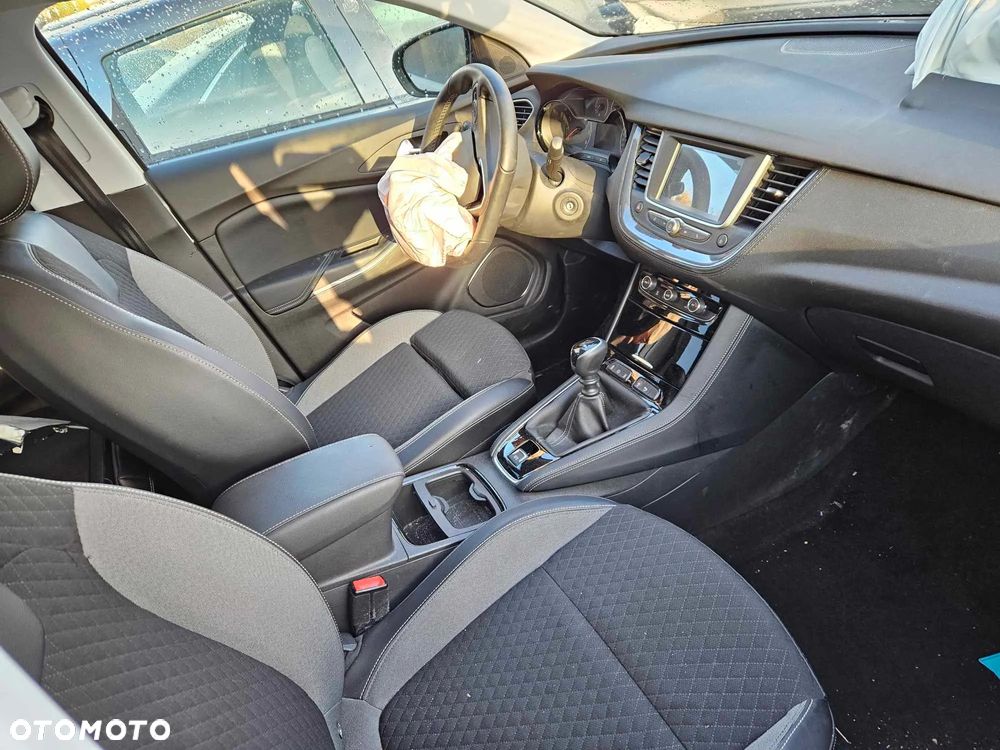 Opel Grandland X 1.2 Start/Stop Dynamic - 27