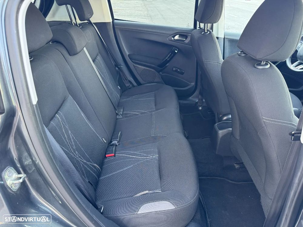 Peugeot 208 1.4 HDi - 18