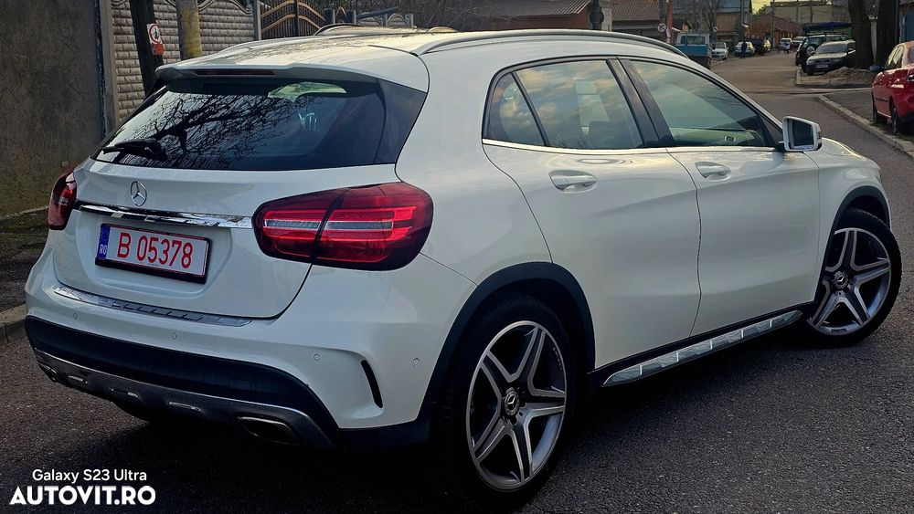 Mercedes-Benz GLA 180 7G-DCT AMG Line - 14