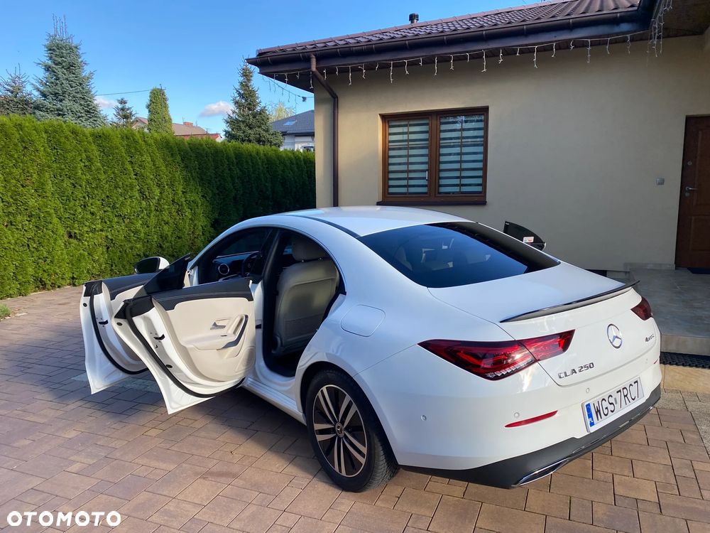 Mercedes-Benz CLA 250 4-Matic 7G-DCT - 5