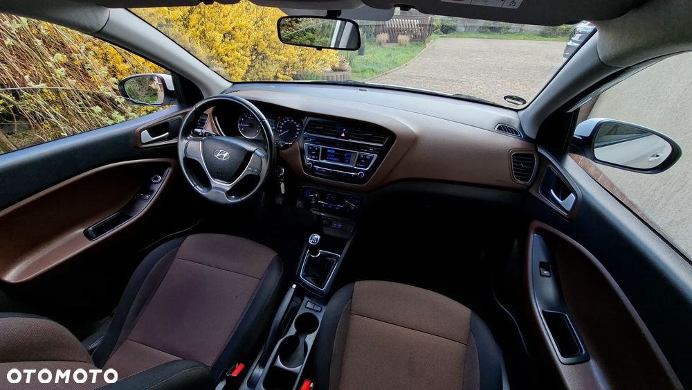 Hyundai i20 1.2 Fresh - 16