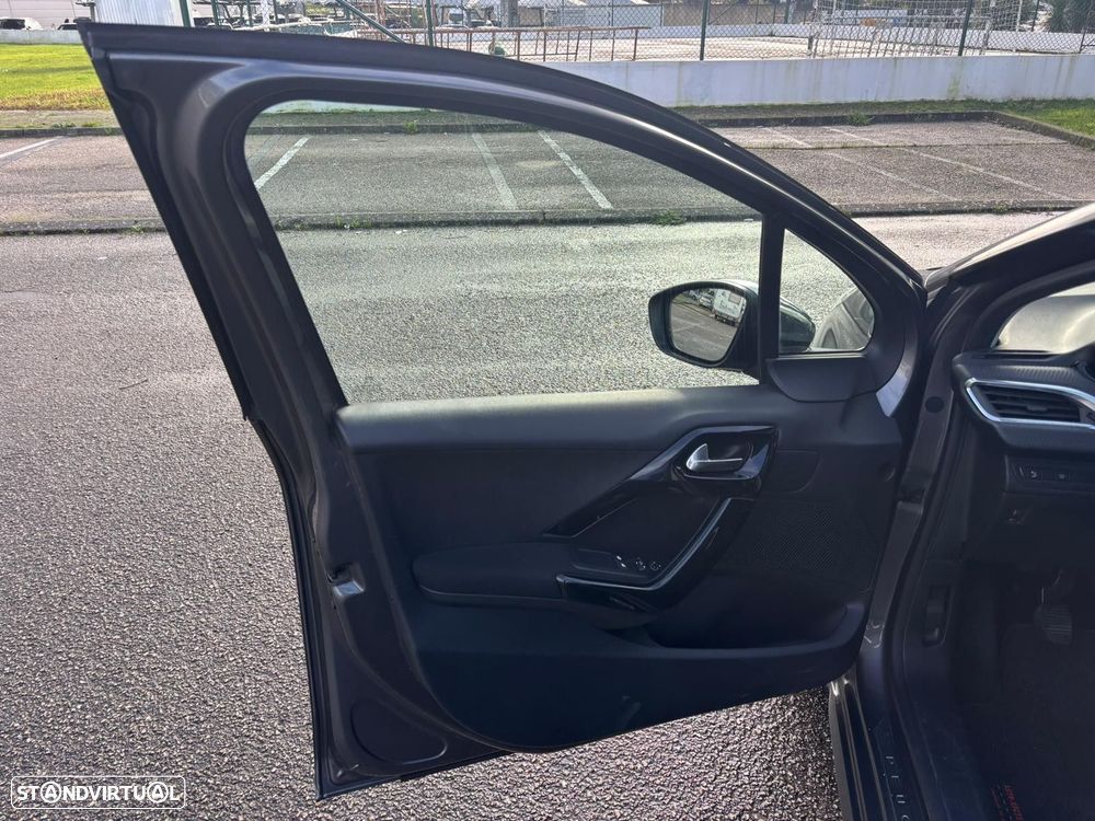 Peugeot 208 1.5 BlueHDi Signature - 17